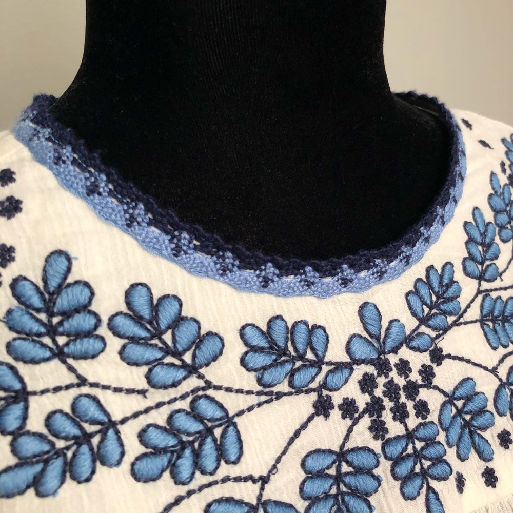 Lucky Brand Embroidered Linen Top - Picture 4 of 7